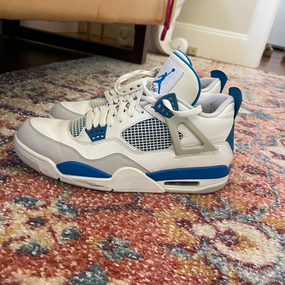 Air Jordan Retro 4 “Military Blue”